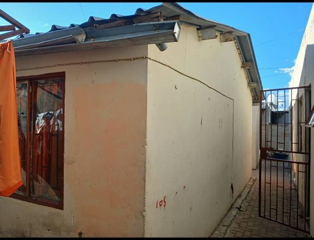 18 BEDROOM APARTMENT BLOCK FOR SALE IN SESHEGO 9A